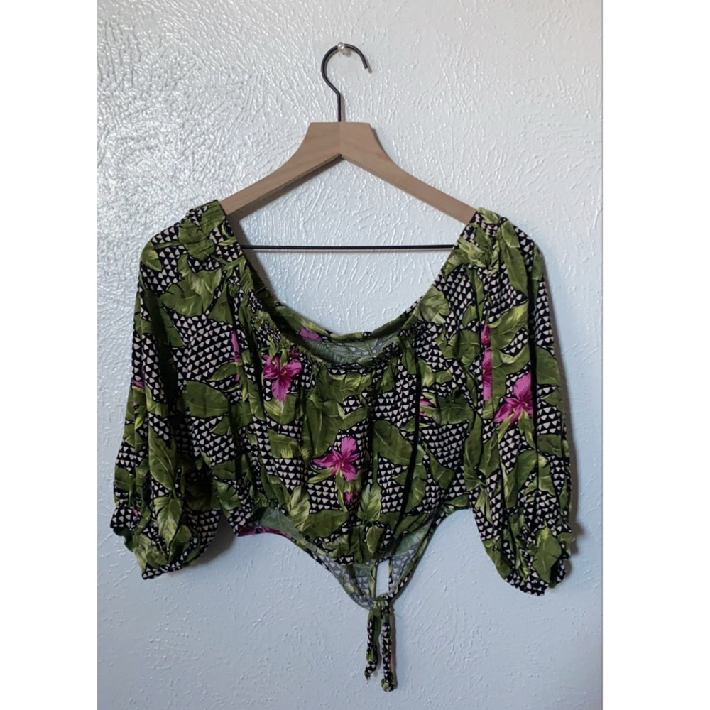 Palm Leaves Off-the Shoulder Crop Top Blouse Forever 21
